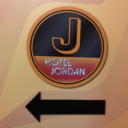 J Hotel Хонконг Екстериор снимка