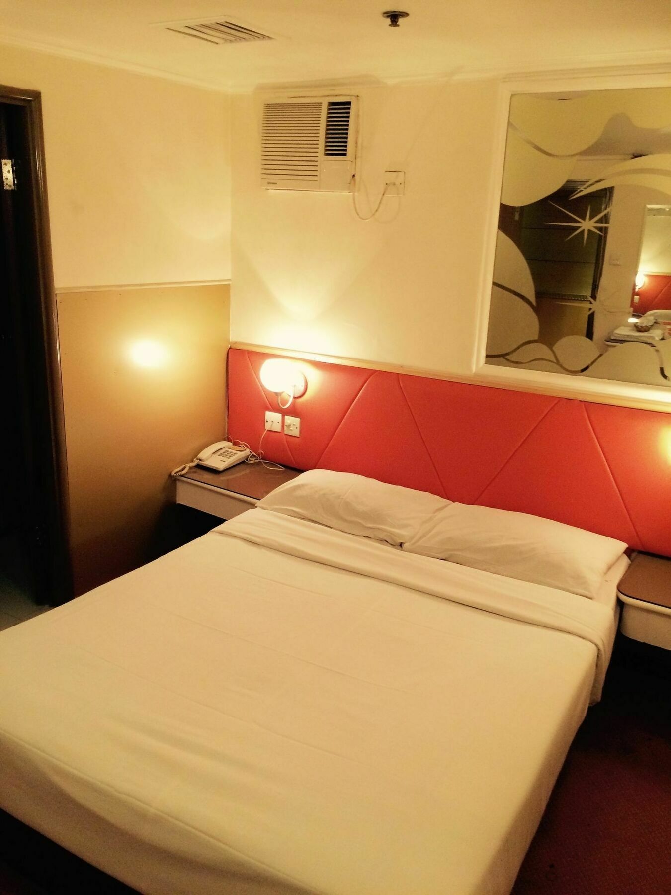 J Hotel Хонконг Екстериор снимка